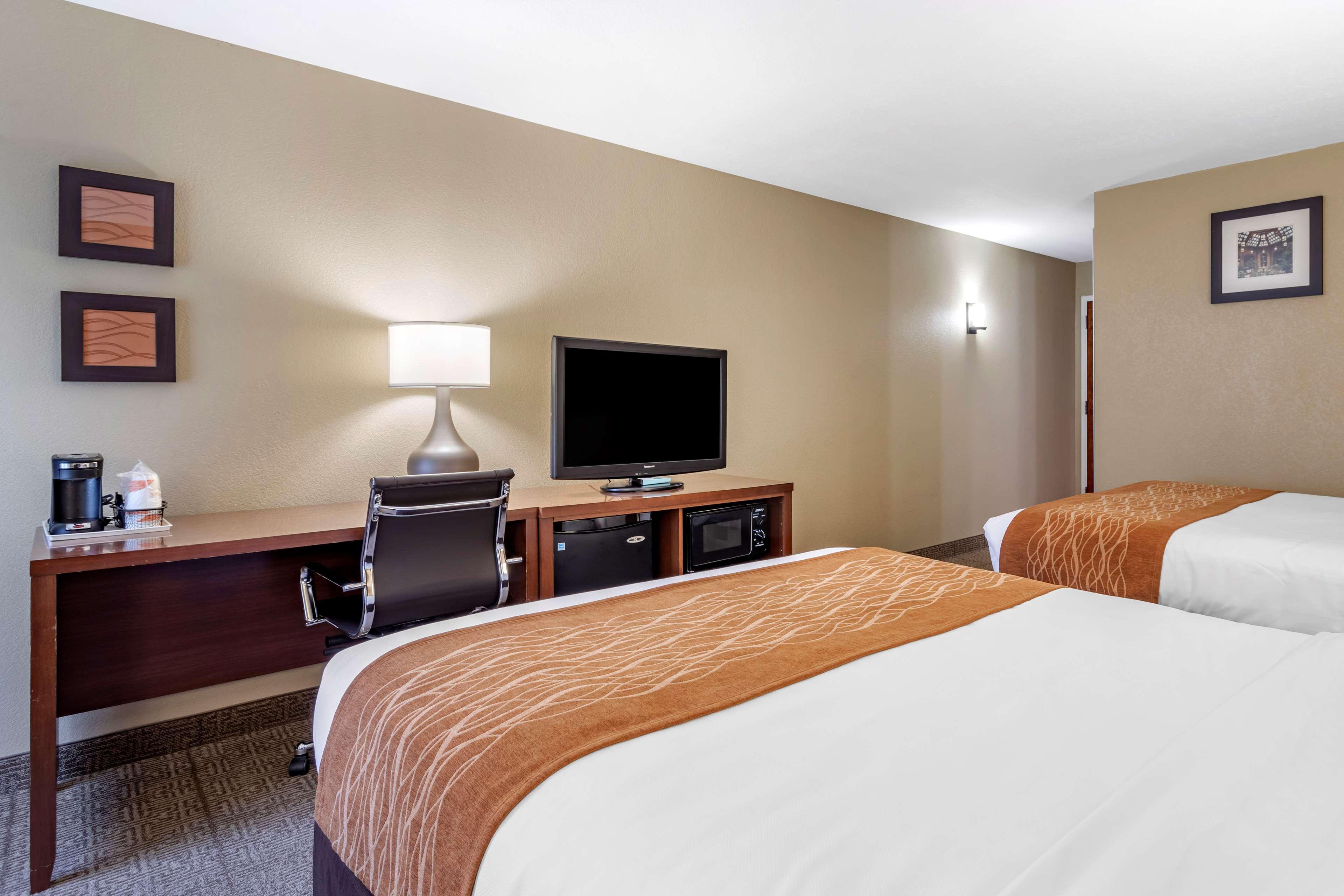 Comfort Biltmore West Inn 2*